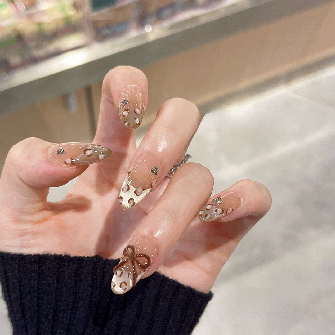 Leopard print press-on nail